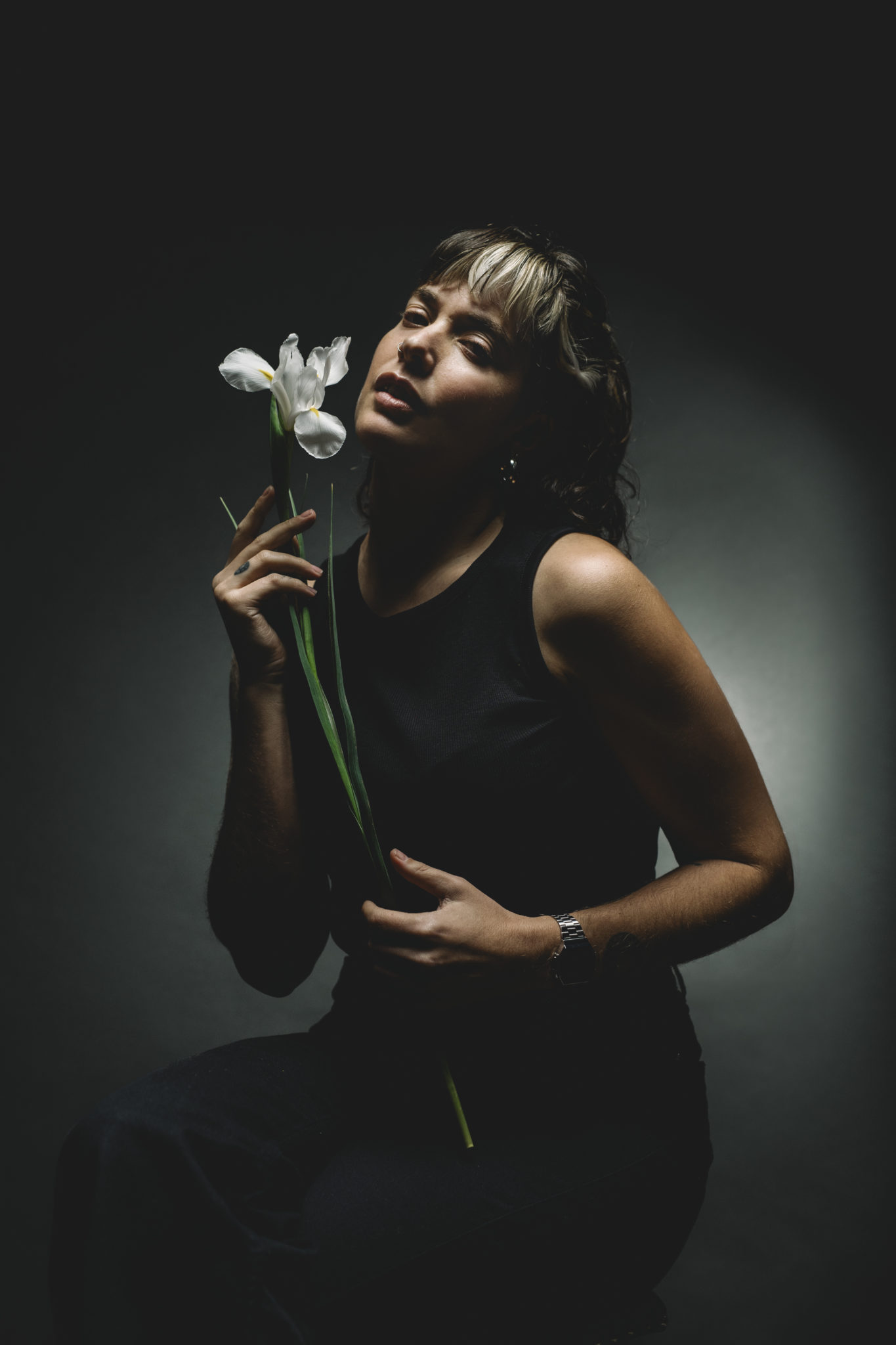 Photographe spécialisée en portraits, événements, produit, studio, lifestyle et reportage, capturant des images authentiques et naturelles.